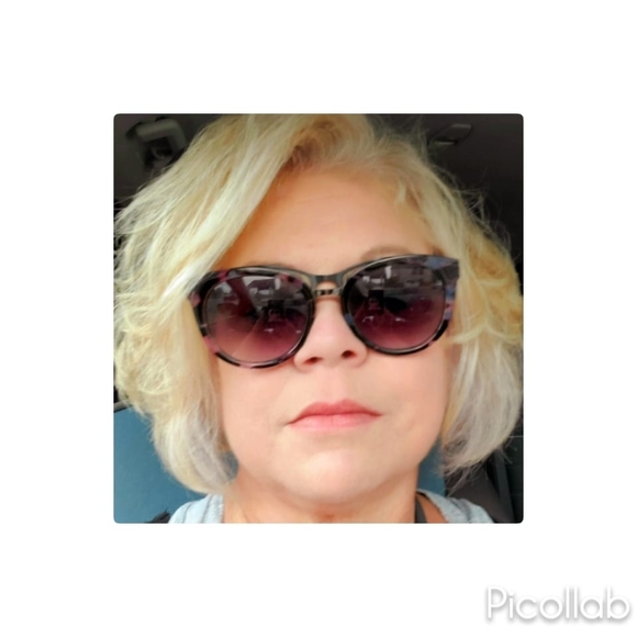 Poshmark profile picture for @spencers